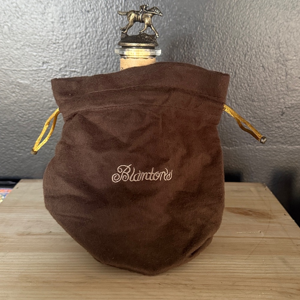 Blanton's Single Barrel Bourbon Whiskey Letter “A” EMPTY BOTTLE & Velvet Bag - Picture 4 of 6